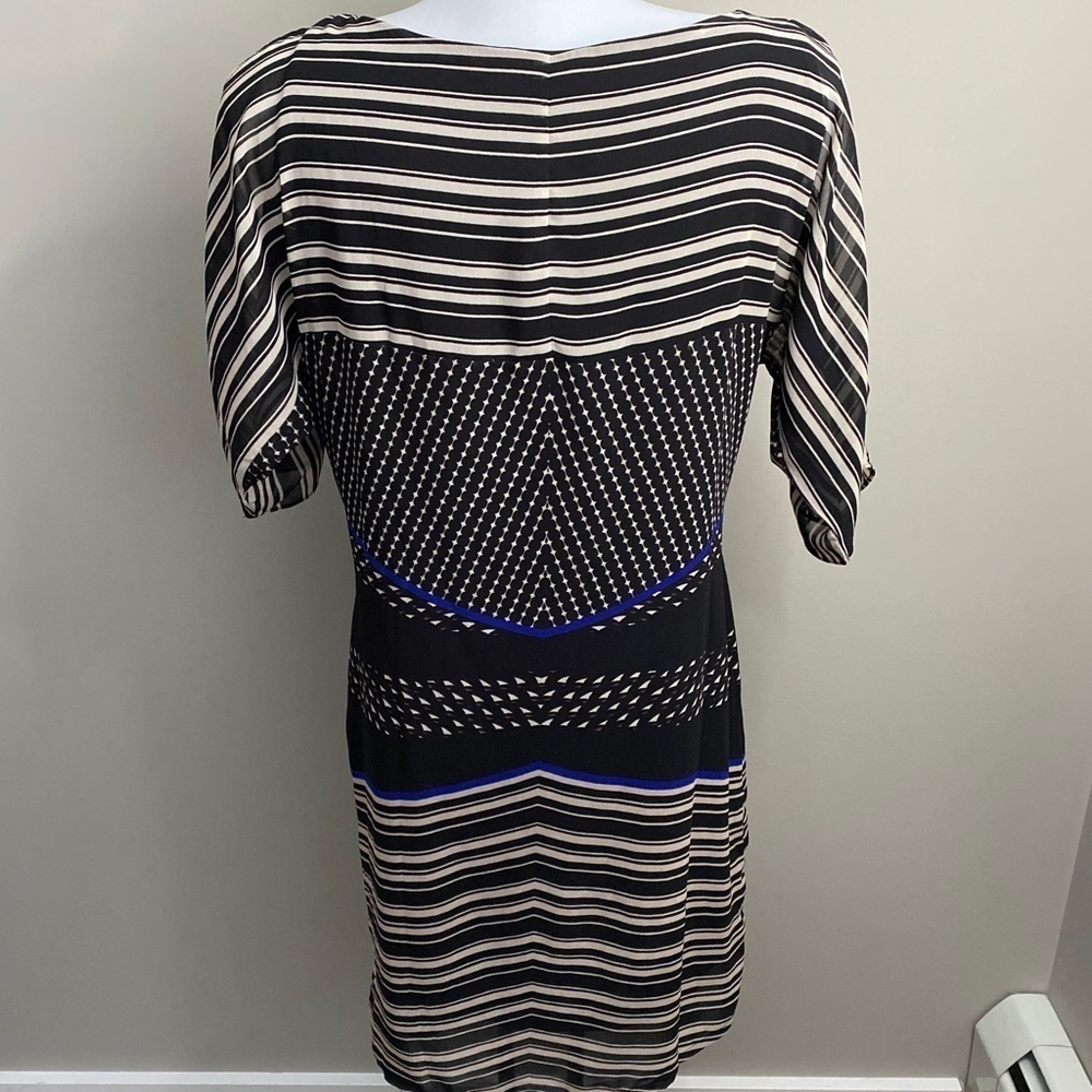 Le Chateau Gray/Black Lined Open Shoulder Midi Dress with Waist Tie Size Small - Picture 6 of 13